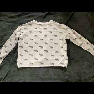 Crew neck long sleeve tee